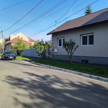 Carla'S Place Ap1 Oradea Eksteriør billede